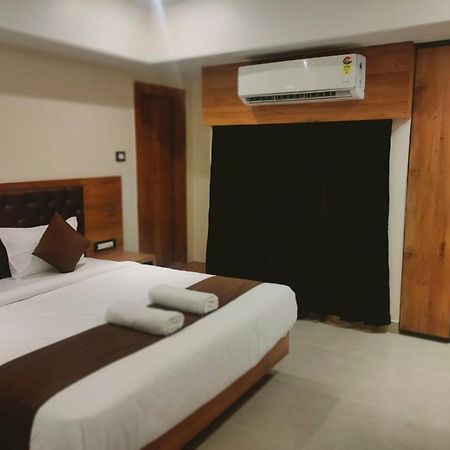 Aditya Inn Guwahati Esterno foto