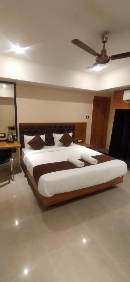 Aditya Inn Guwahati Esterno foto